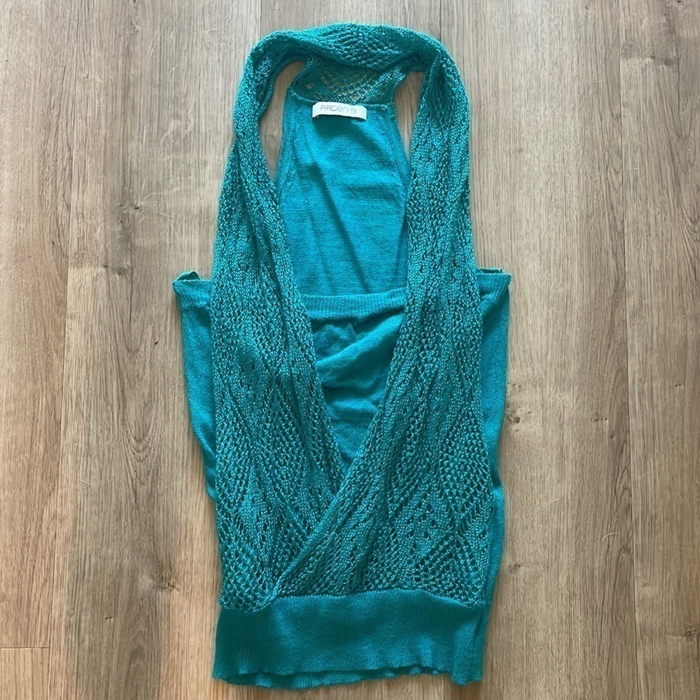 Arden B size S green tank/halter knit top. Love this color!